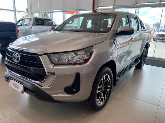 TOYOTA HILUX 2.8 D-4D TURBO DIESEL CD SRV 4X4 AUTOMÁTICO